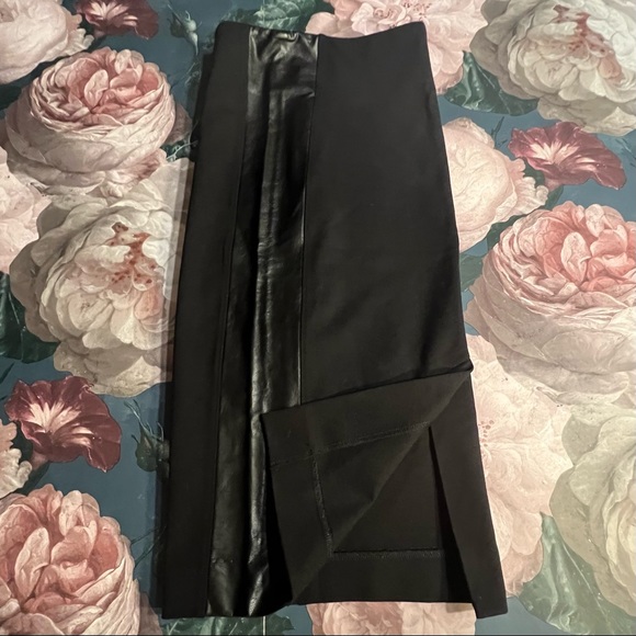 Black midi skirt with faux leather panels - Picture 4 of 11